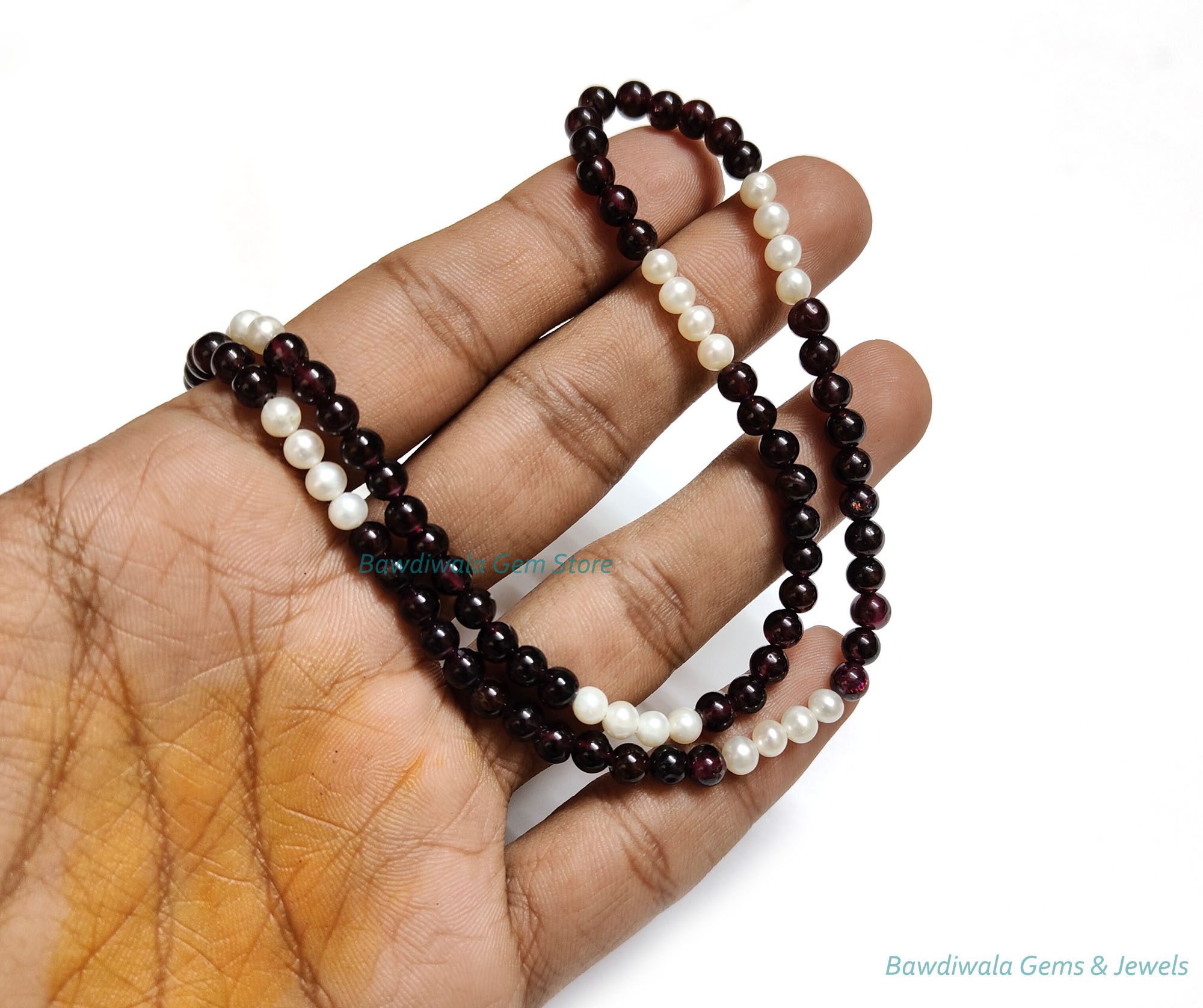Garnet and pearl beads necklace made with natural garnet and pearl beads